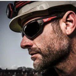 Protection Des Yeux MILWAUKEE Lunettes De Sécurité Performance -Protection Habillement Soldes milwaukee lunettes de securite performance 3